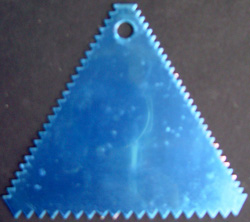 Falcon Triangle Comb